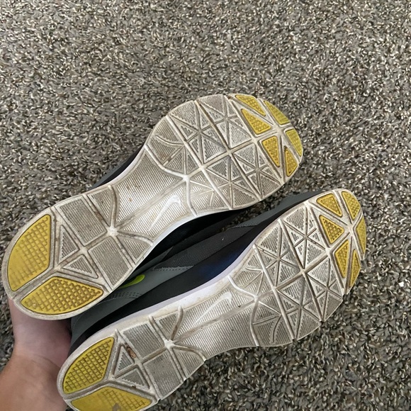 Nike - Picture 3 of 4